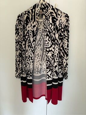 Easywear by Chicos 1 Black and White Patterned Open Cardigan with Red Hem